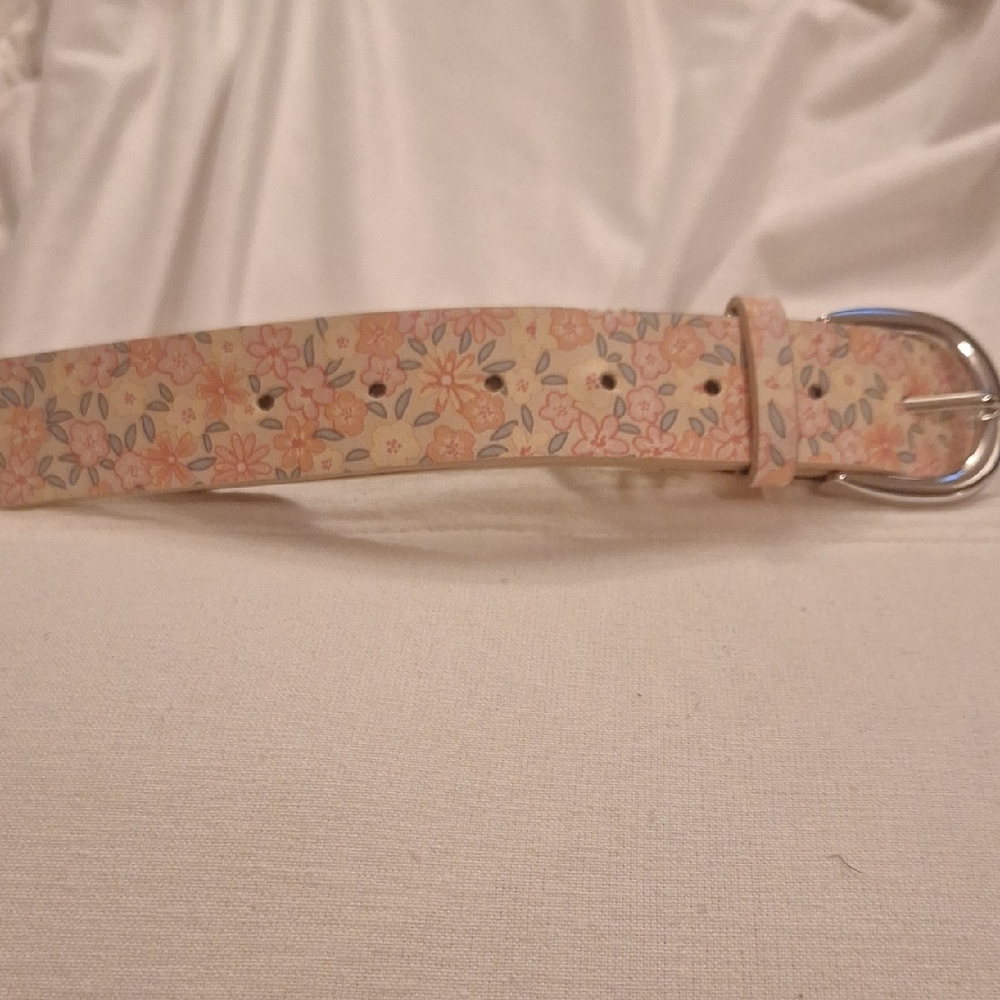 Pre-owned Floral Patterned Belt Size M Pink/Cream/Silver w/ Bluish Green Leaves - Picture 1 of 2